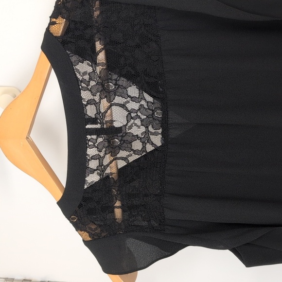 MAURICES BLACK BLOUSE WITH LACE NECK SIZE MEDIUM - Picture 5 of 6